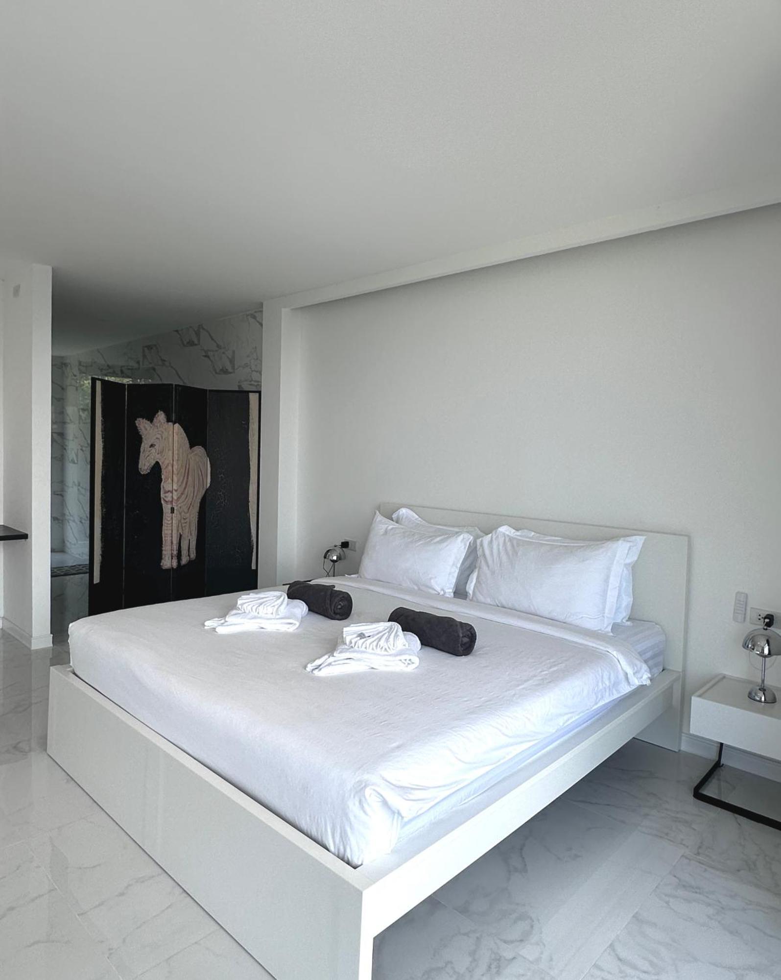 New La Vida 270° Rooftop Seaview Пханган