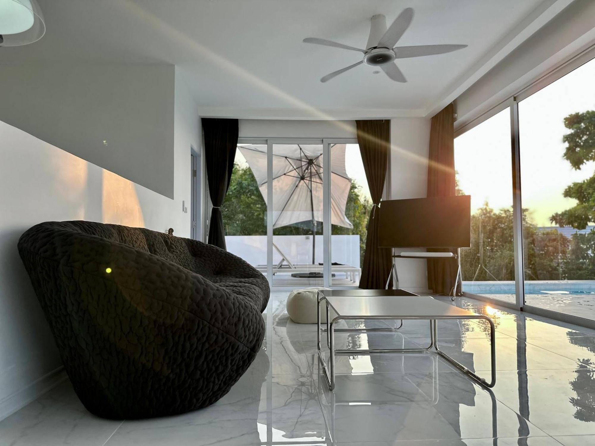 New La Vida 270° Rooftop Seaview Вилла